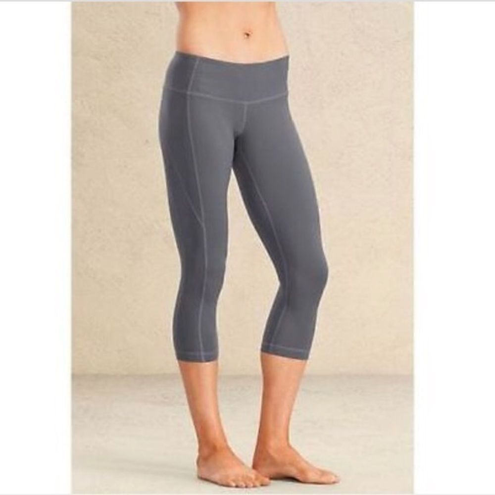 Athleta Revelation Capri Leggings size: XS